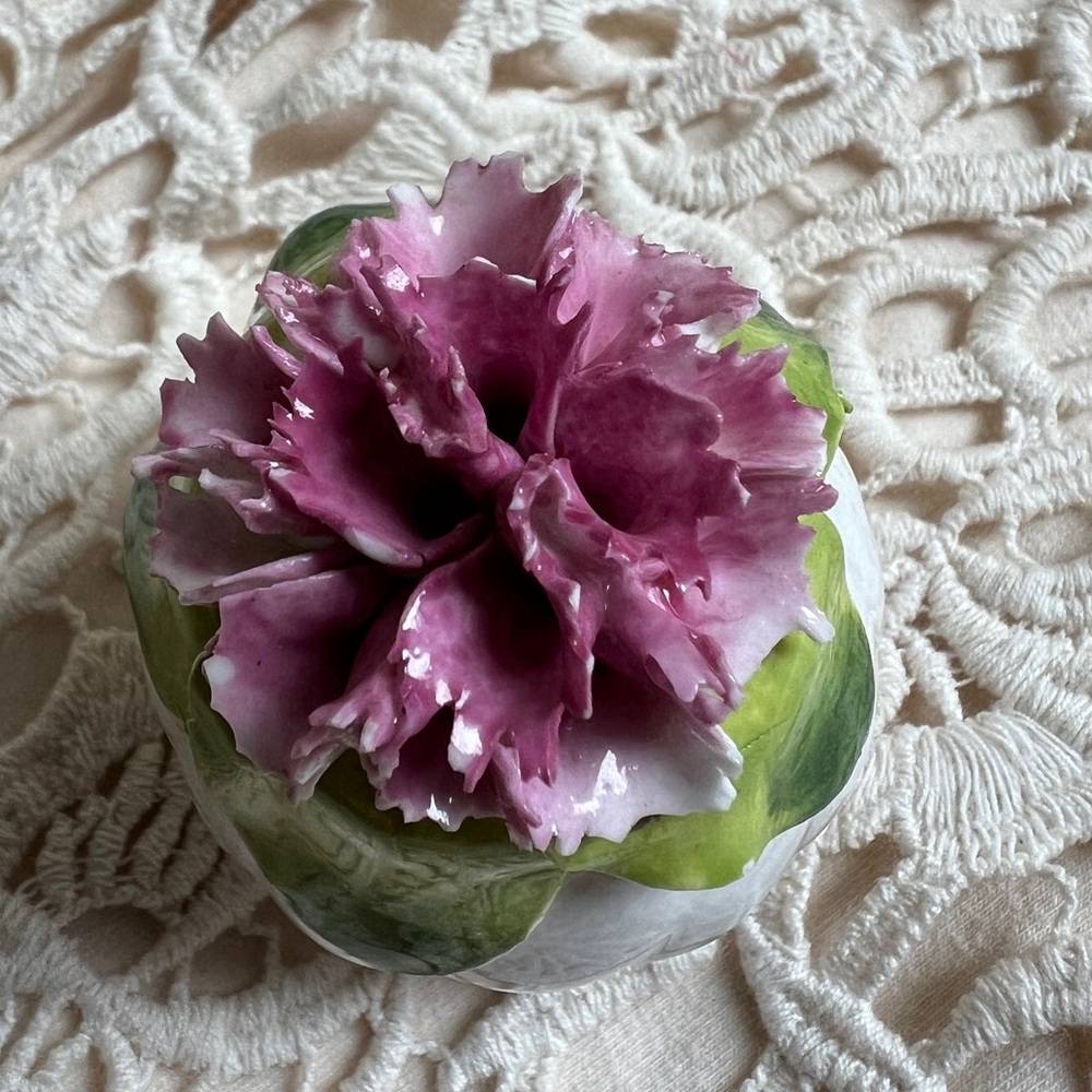 VINTAGE BONE CHINA JON ANTON PINK FLOWERS IN VASE